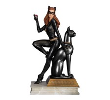 Batman Classics Collection Maquette Catwoman Ruby Edition Variant 30 cm